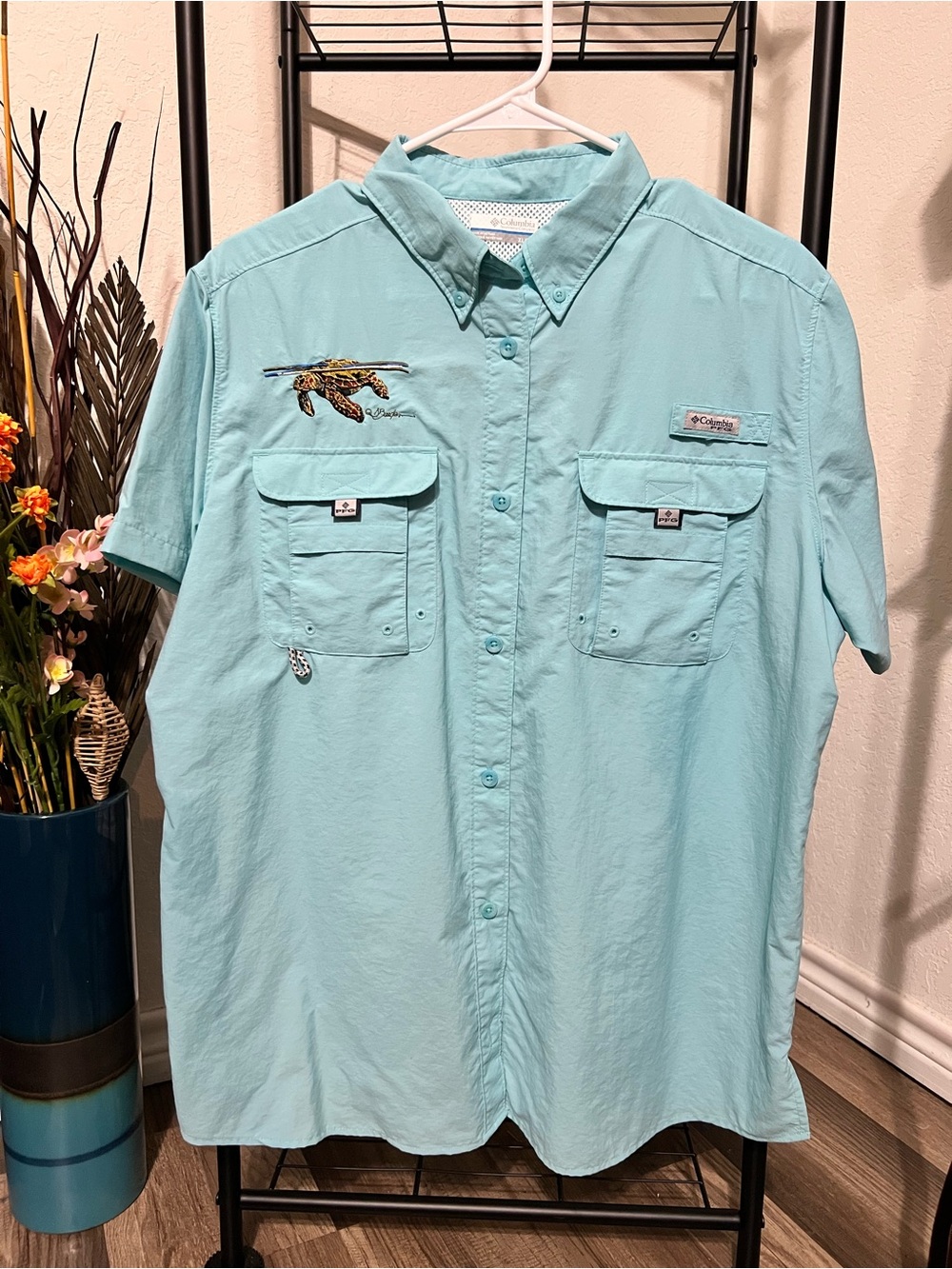 Columbia Men’s Short-Sleeve Button-Down Shirt in Aqua Blue